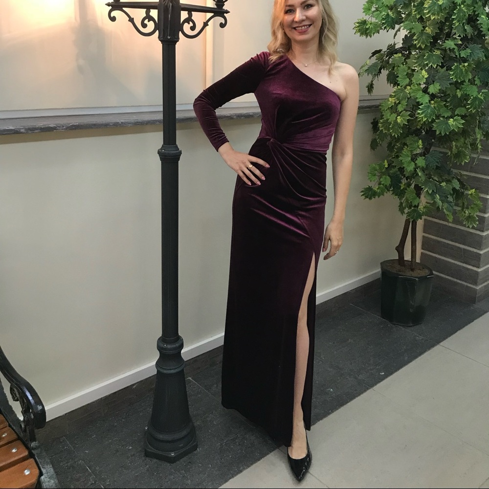 Beautiful Marciano Maxi dress